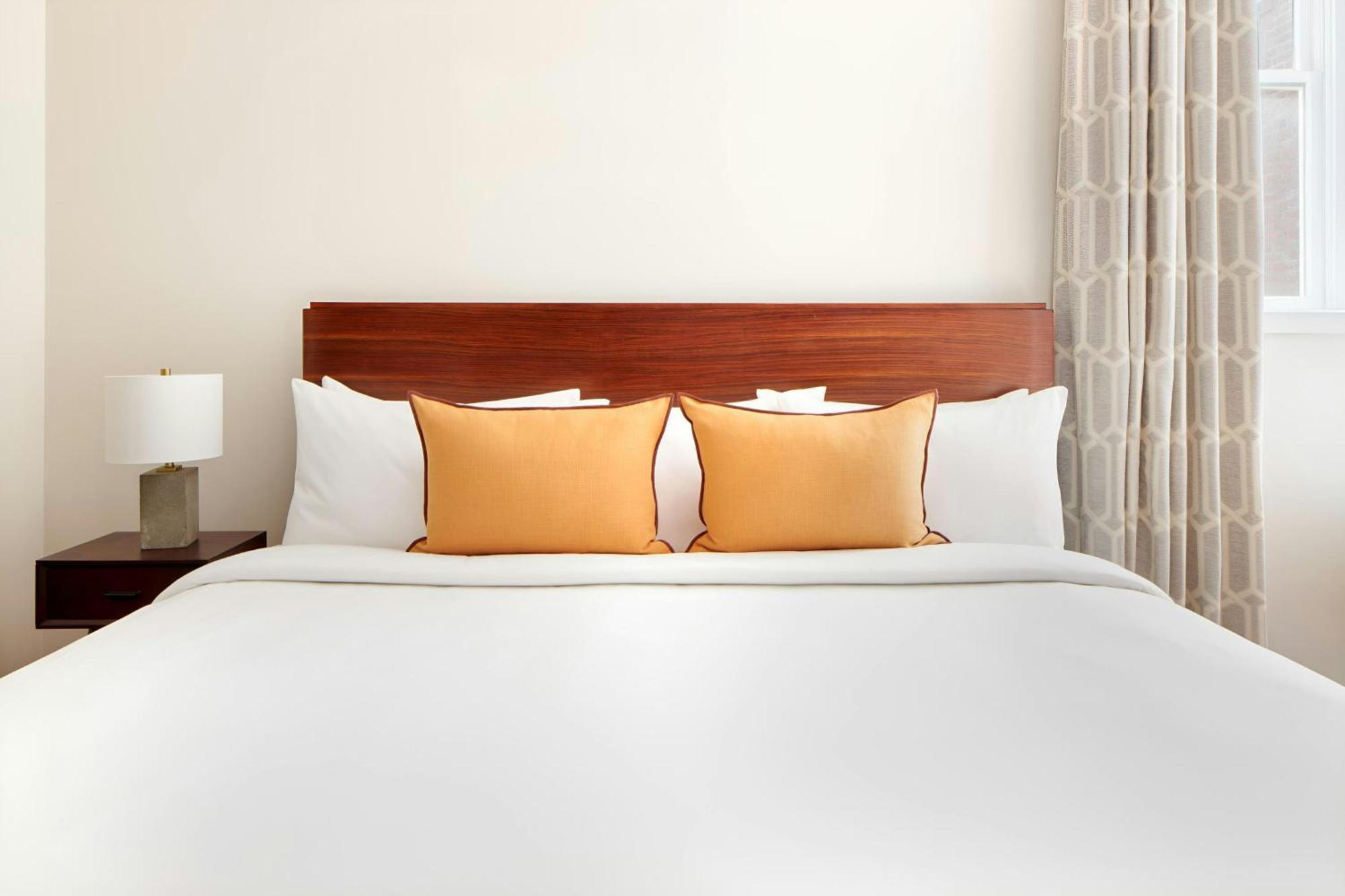 The Arco Midtown Village, Sonder 3*