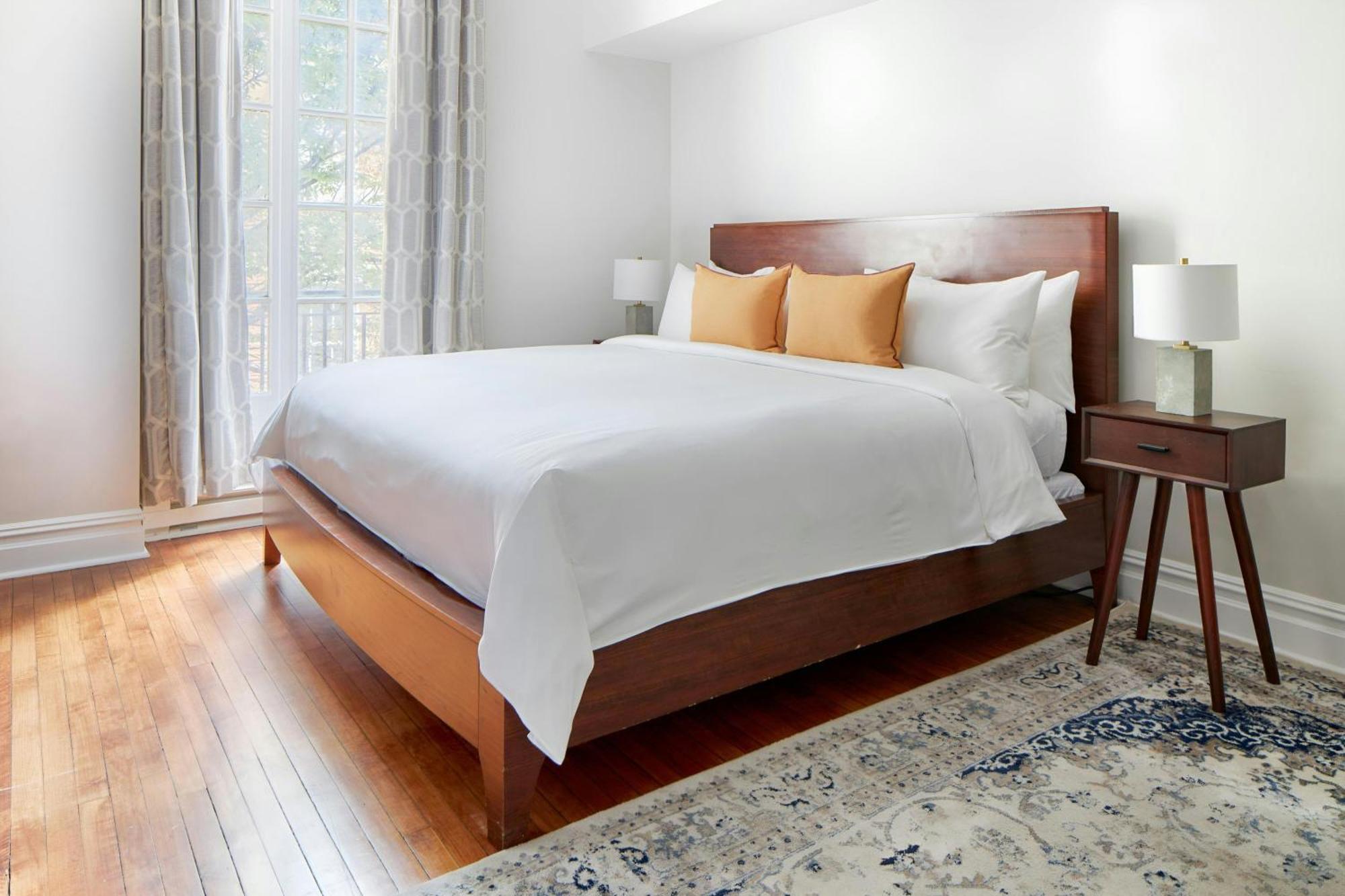 The Arco Midtown Village, Sonder
