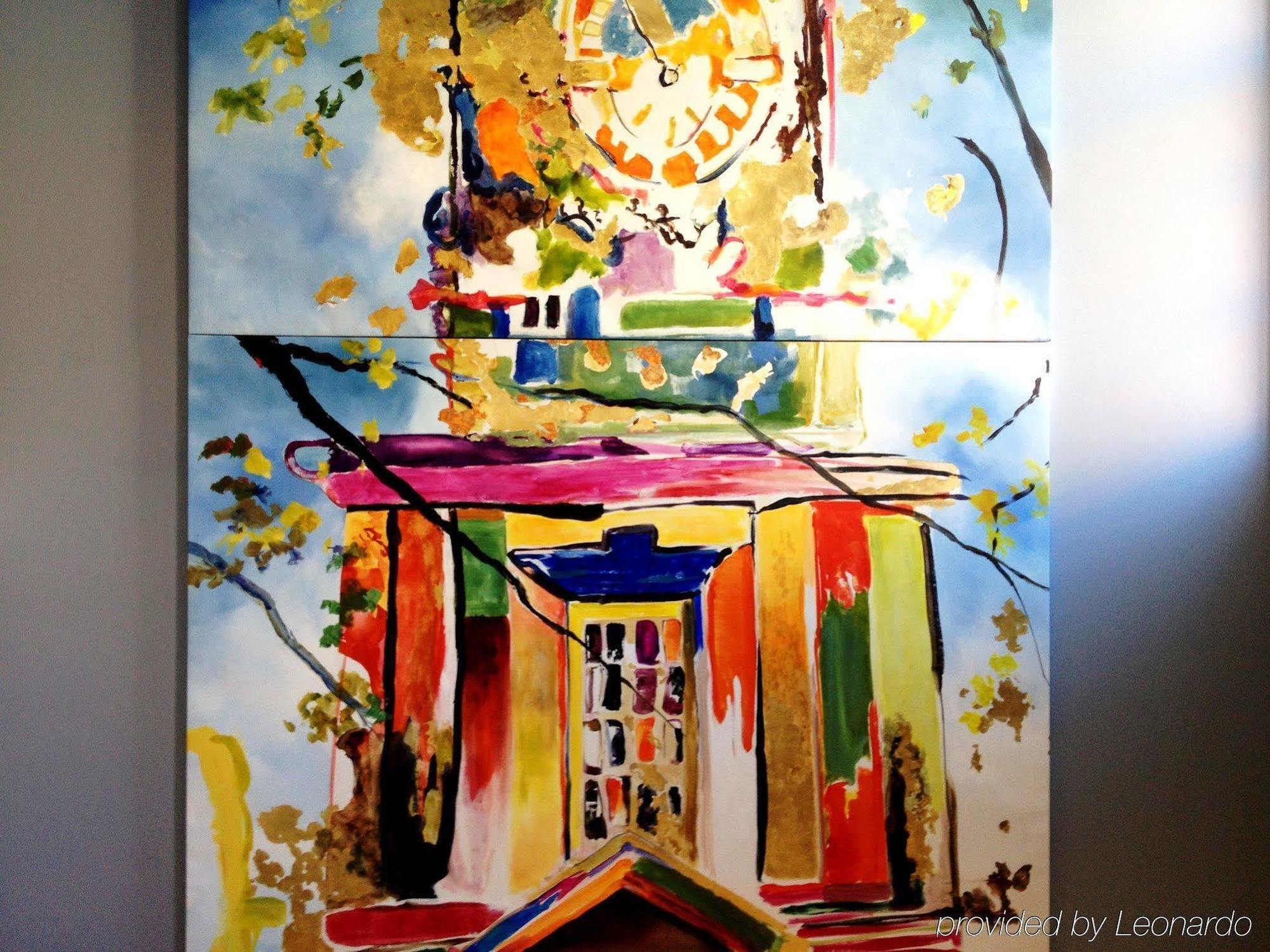 The Arco Midtown Village, Sonder